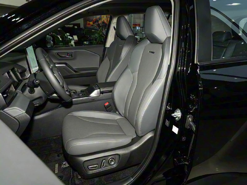 Новый Toyota RAV4 2026: бизнес-класс по доступной цене