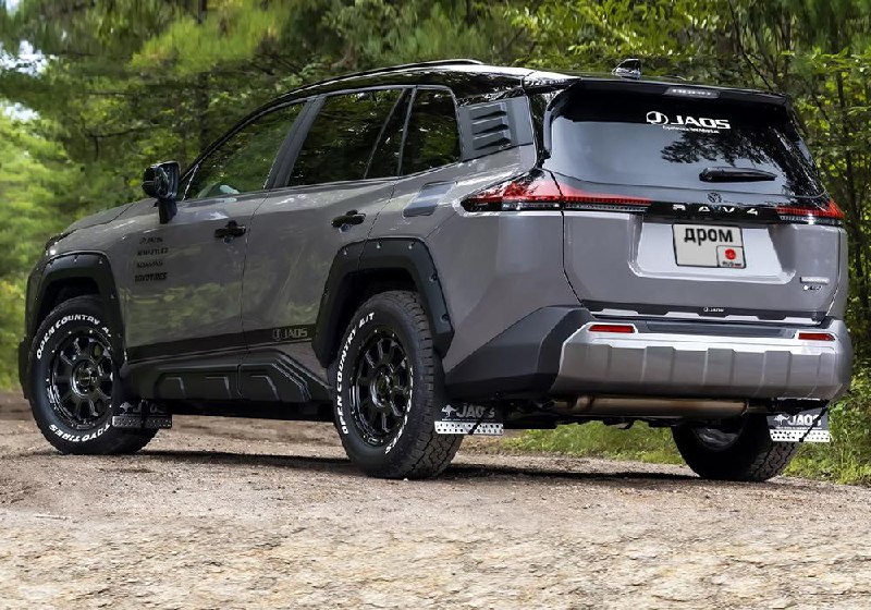 Японские тюнеры подготовили тюнинг-комплект для внедорожной Toyota RAV4 Японские тюнеры подготовили тюнинг-комплект для внедорожной Toyota RAV4
