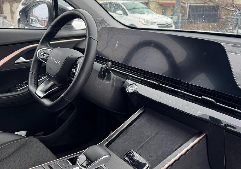 Отзыв об OMODA C5 2023 года через два года и 20 000 км после покупки.Плюсы:— Достаточно просторный салон. Отзыв об OMODA C5 2023 года через два года и 20 000 км после покупки.Плюсы:— Достаточно просторный салон.