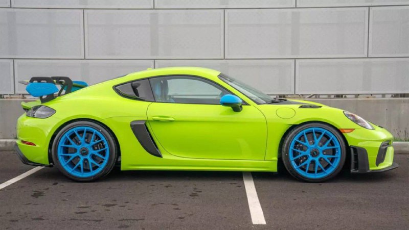 Уникальный Porsche GT4 RS в яркой кислотной окраске от Sonderwunsch Уникальный Porsche GT4 RS в яркой кислотной окраске от Sonderwunsch