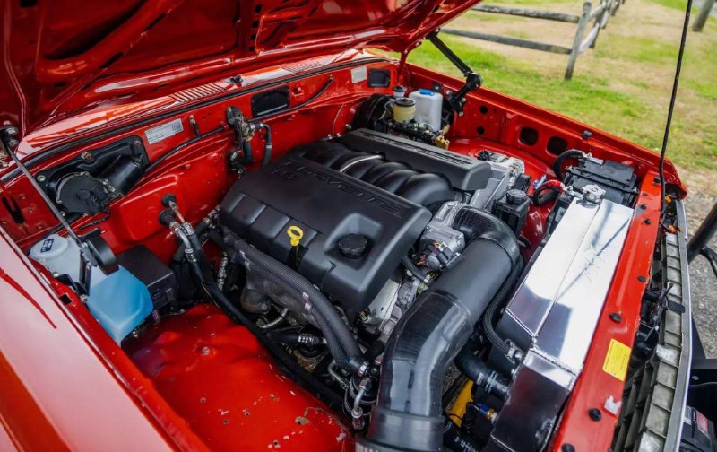 Реставрация легендарного Toyota Land Cruiser FJ60 1985 с установкой двигателя от Corvette