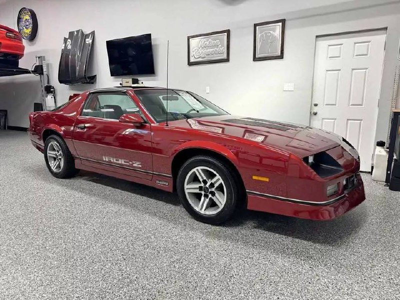 Редкий классический Chevrolet Camaro IROC-Z 1987 года выставлен на продажу за внушительную сумму Редкий классический Chevrolet Camaro IROC-Z 1987 года выставлен на продажу за внушительную сумму