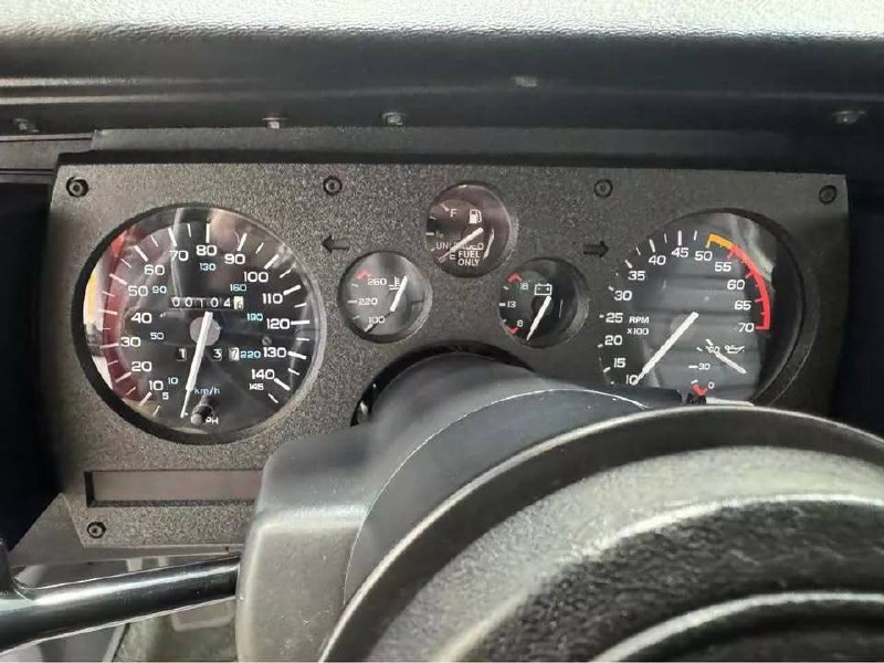 Редкий классический Chevrolet Camaro IROC-Z 1987 года выставлен на продажу за внушительную сумму Редкий классический Chevrolet Camaro IROC-Z 1987 года выставлен на продажу за внушительную сумму