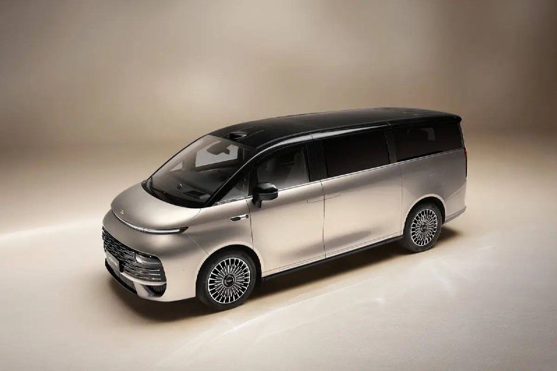 Geely представляет роскошный минивэн V900 с передовыми системами и высокой технологичностью Geely представляет роскошный минивэн V900 с передовыми системами и высокой технологичностью