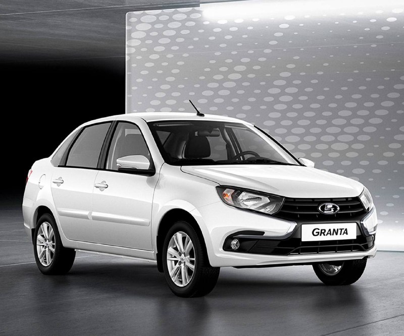 Проблемы новинок Lada Vesta и Granta: жалобы владельцев с завода