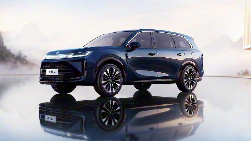 🚘 Представлен новый крупный и технологичный кроссовер для большой семьиHuawei и SAIC-GM-Wuling (SGMW) представили подключаемый гибридный шестиместный кроссовер Baojun Huajing S.Автомобиль оснащён системой Huawei Qiankun ADS 4.0, интеллектуальной кабиной HarmonySpace 5.0 и облачными сервисами Huawei IVCS.