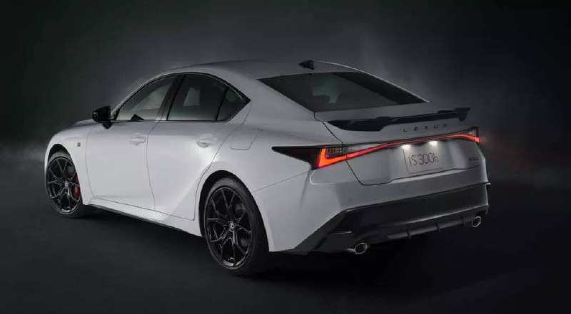 Обновленный Lexus IS 2026: стильный дизайн и новые особенности для японского рынка Обновленный Lexus IS 2026: стильный дизайн и новые особенности для японского рынка