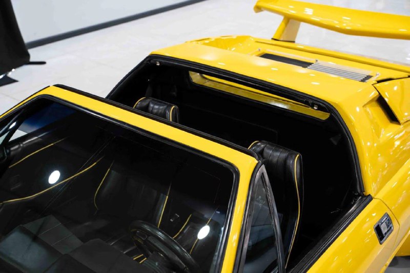 Редкий Lamborghini Jalpa 1988 года выставлен на торги: пробег всего 5800 км Редкий Lamborghini Jalpa 1988 года выставлен на торги: пробег всего 5800 км