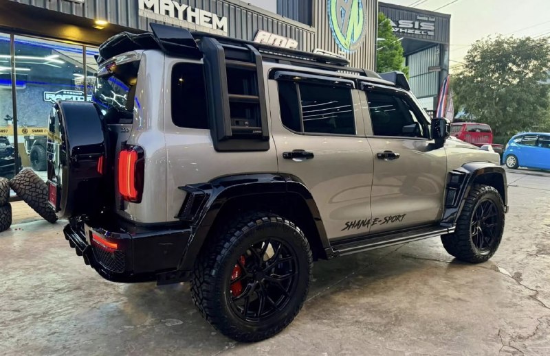 Преобразование внедорожника в стиль G-Class Brabus в Таиланде Преобразование внедорожника в стиль G-Class Brabus в Таиланде