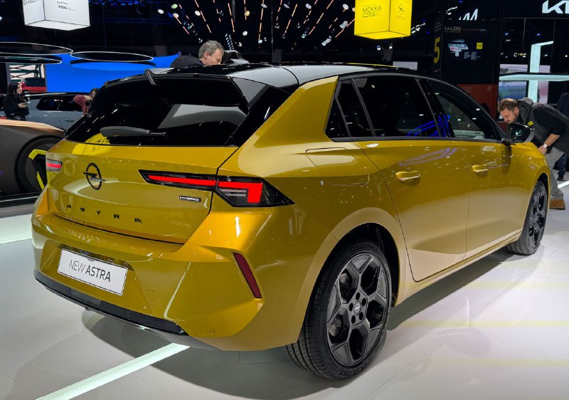 Новый Opel Astra 2026 представлен на автосалоне в Брюсселе Новый Opel Astra 2026 представлен на автосалоне в Брюсселе