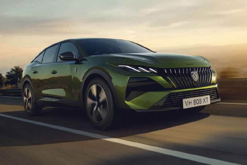 Обновленный кросс-лифтбек Peugeot 408 представили на автосалоне в Брюсселе