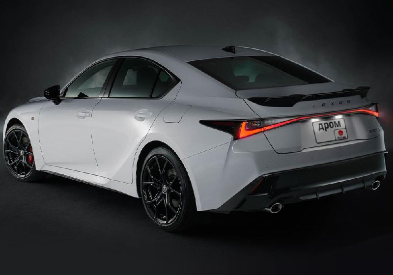 Обновлённый Lexus IS в Японии: новые технологии и дизайн