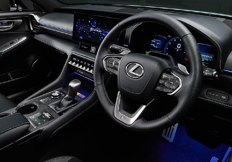 Обновлённый Lexus IS в Японии: новые технологии и дизайн