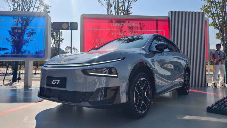 В Китае представлены новые гибридные кроссоверы XPeng G7 EREV с высокотехнологичными функциями и крупным запасом хода В Китае представлены новые гибридные кроссоверы XPeng G7 EREV с высокотехнологичными функциями и крупным запасом хода