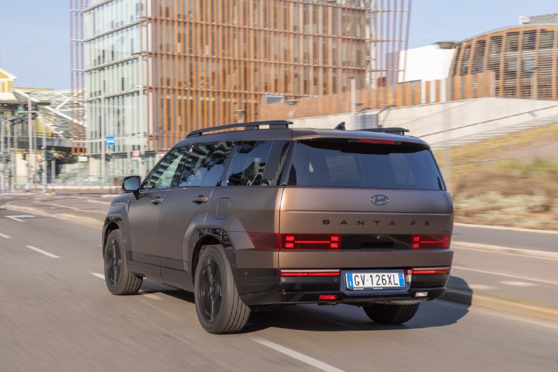 В России представлен новый Hyundai Santa Fe пятого поколения со стоимостью от 3 860 000 рублей В России представлен новый Hyundai Santa Fe пятого поколения со стоимостью от 3 860 000 рублей