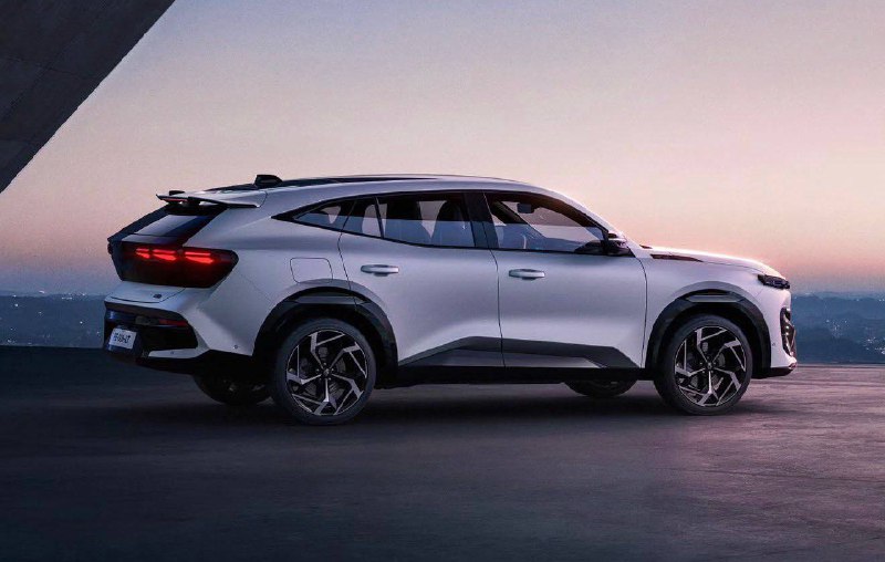 Renault анонсировала новый кроссовер Filante, с которым бренд выходит в премиальный сегмент. Renault анонсировала новый кроссовер Filante, с которым бренд выходит в премиальный сегмент.