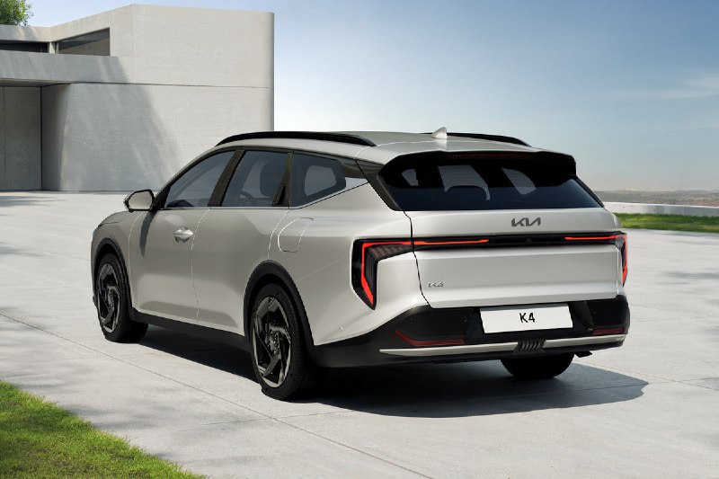 Kia представляет универсал K4 для европейского рынка Kia представляет универсал K4 для европейского рынка