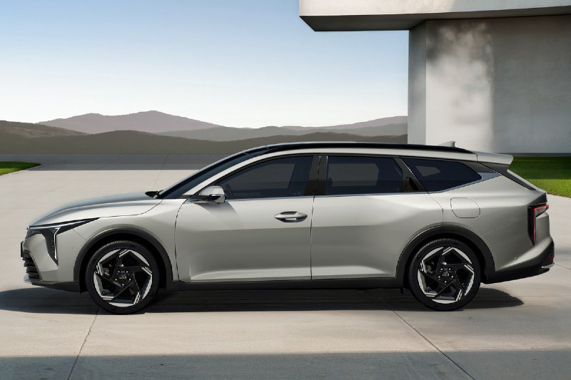 Kia представляет универсал K4 для европейского рынка Kia представляет универсал K4 для европейского рынка