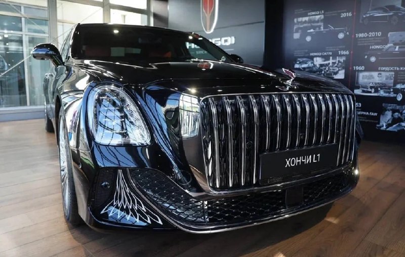 В России презентуют новый флагманский седан Hongqi В России презентуют новый флагманский седан Hongqi