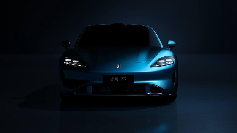 SAIC и Huawei анонсируют электроседан, напоминающий Porsche Taycan