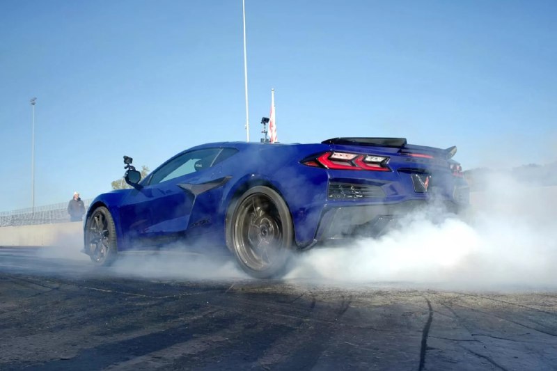 Chevrolet Corvette ZR1X установил рекорд скорости среди серийных американских авто Chevrolet Corvette ZR1X установил рекорд скорости среди серийных американских авто