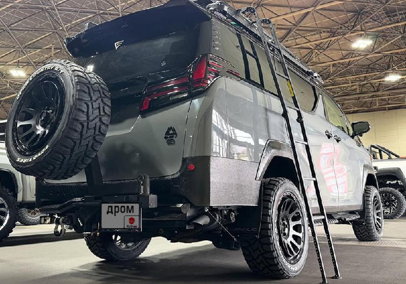 Японский тюнинг-экспедиционный вэн: новый конкурент для Toyota Alphard на автосалоне в Токио Японский тюнинг-экспедиционный вэн: новый конкурент для Toyota Alphard на автосалоне в Токио