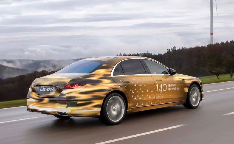 Обновленный Mercedes-Benz S-Class: новые гибридные версии и мощный V8 Обновленный Mercedes-Benz S-Class: новые гибридные версии и мощный V8