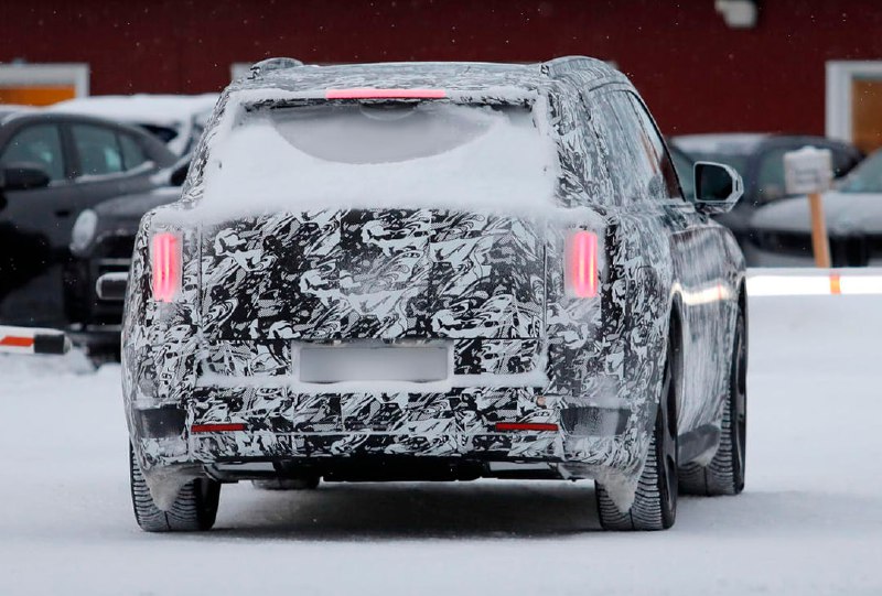 Rolls-Royce приступил к испытаниям электромодели кроссовера Rolls-Royce приступил к испытаниям электромодели кроссовера
