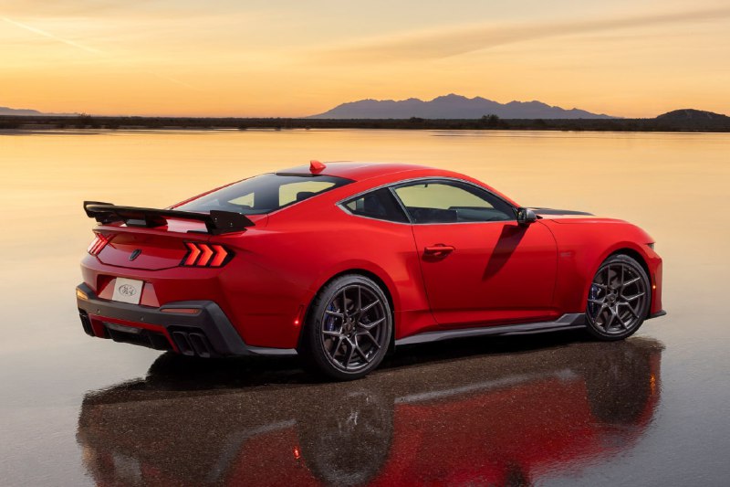 Ford представляет мощный обновлённый Mustang Dark Horse SC с 800 л.с.