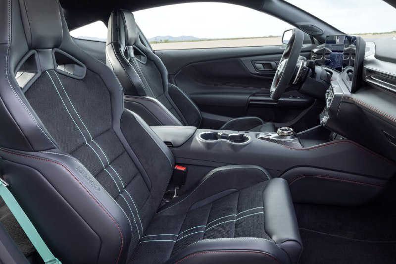 Ford представляет мощный обновлённый Mustang Dark Horse SC с 800 л.с.
