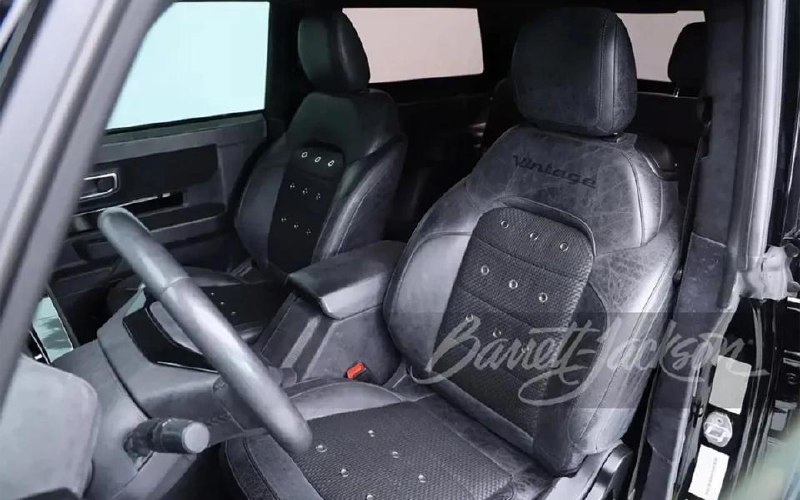 На аукцион выставят уникальный Ford Bronco актера Кевина Харта На аукцион выставят уникальный Ford Bronco актера Кевина Харта