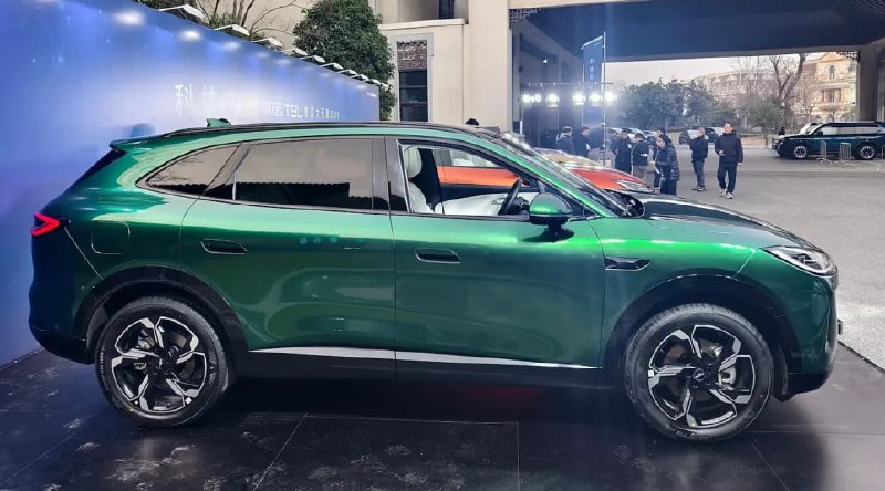Новинка на рынке: гибридный кроссовер Chery Fulwin T9L готов к дебюту Новинка на рынке: гибридный кроссовер Chery Fulwin T9L готов к дебюту