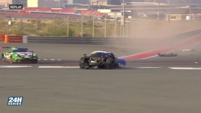 Завершение марафона «24 часа Дубая»: победа BMW и авария российского экипажа