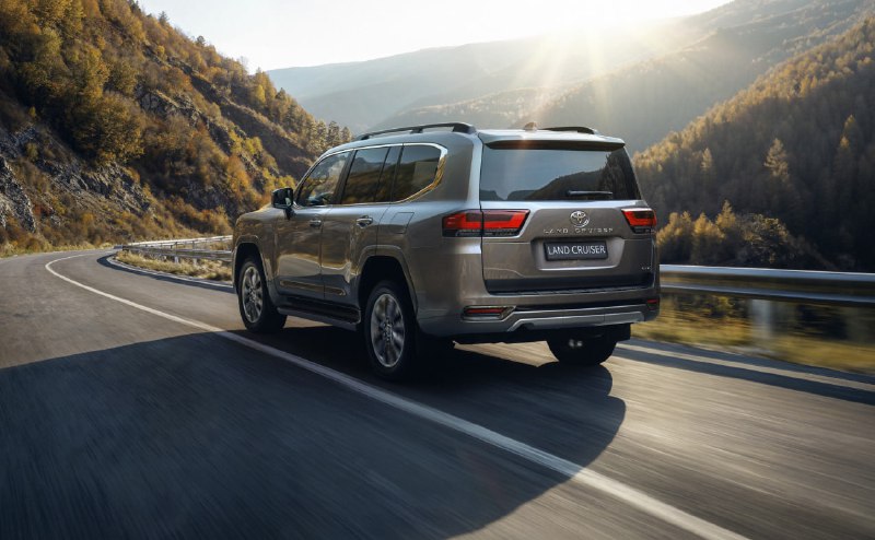 Новый топовый внедорожник Toyota Land Cruiser 300 с гибридной силовой установкой Новый топовый внедорожник Toyota Land Cruiser 300 с гибридной силовой установкой