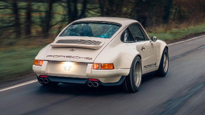 Рестомод Porsche 911 964 превосходит современные спорткары по соотношению веса и мощности Рестомод Porsche 911 964 превосходит современные спорткары по соотношению веса и мощности