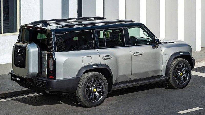 🚘 Jetour T2 стал семиместным и значительно выросКитайский бренд Jetour представил удлиненную, семиместную версию кроссовера T2.