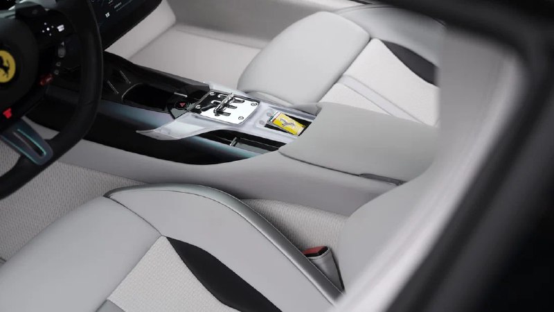 Ferrari создала уникальный суперкар 12Cilindri в хамелеонском исполнении для Южной Кореи Ferrari создала уникальный суперкар 12Cilindri в хамелеонском исполнении для Южной Кореи