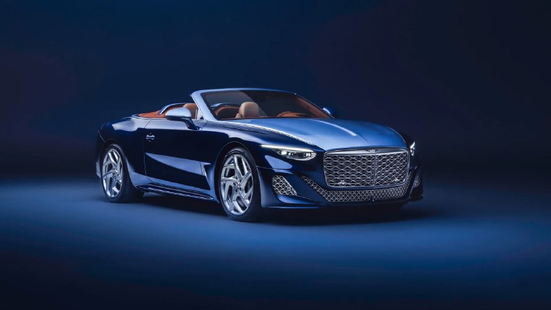 Эксклюзивный родстер Bentley Batur с уникальными материалами и индивидуальным дизайном