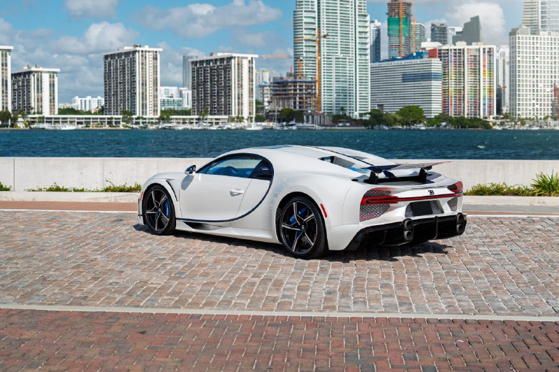 Эксклюзивный Bugatti Chiron «Белый слон» выставлен на аукцион за миллионы долларов Эксклюзивный Bugatti Chiron «Белый слон» выставлен на аукцион за миллионы долларов