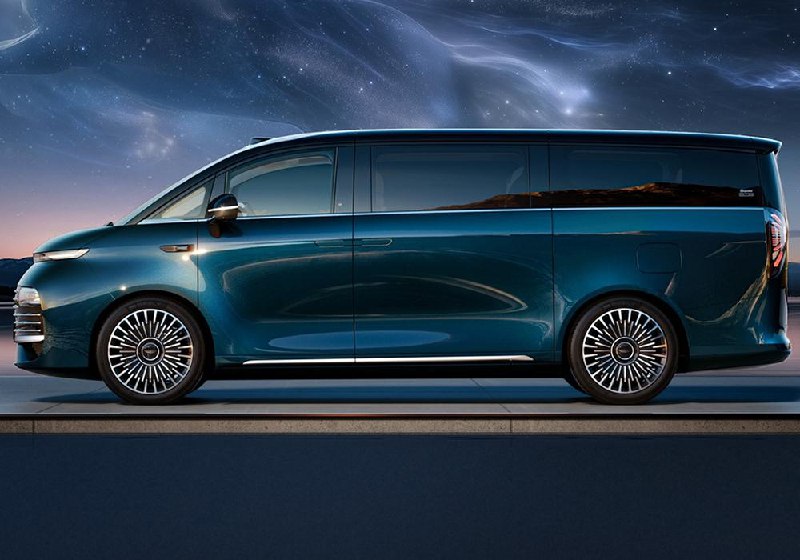 Представлен роскошный гибридный минивэн Geely Galaxy V900 с автопилотом и золотой эмблемой
