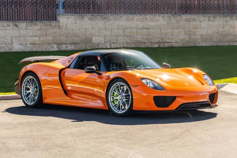 Рекордная цена за уникальный Porsche 918 Spyder на аукционе