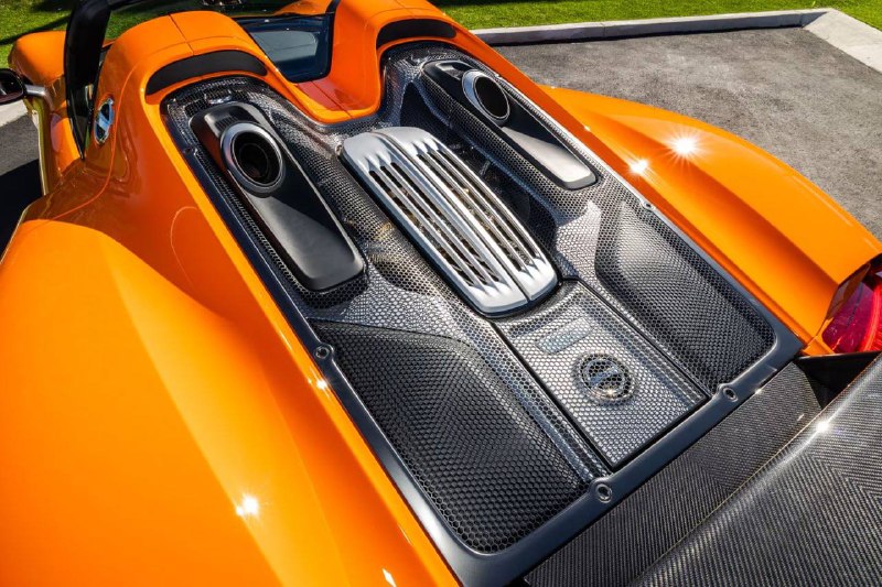Рекордная цена за уникальный Porsche 918 Spyder на аукционе