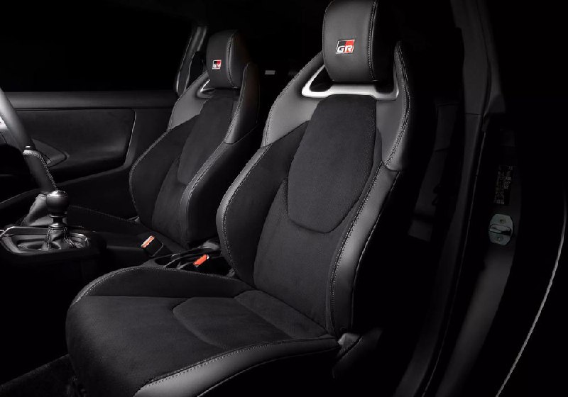 Тойота выпустила лимитированную серию гоночного хэтчбека GR Yaris в честь успеха Себастьяна Ожье Тойота выпустила лимитированную серию гоночного хэтчбека GR Yaris в честь успеха Себастьяна Ожье