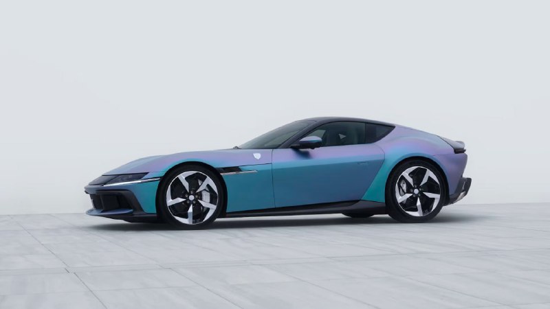 Уникальный Ferrari 12Cilindri с хамелеоновой окраской для корейского клиента