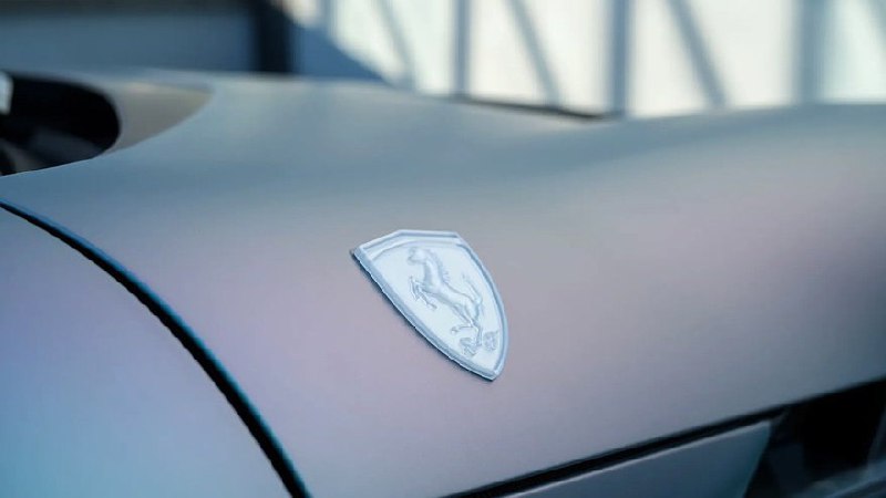 Уникальный Ferrari 12Cilindri с хамелеоновой окраской для корейского клиента