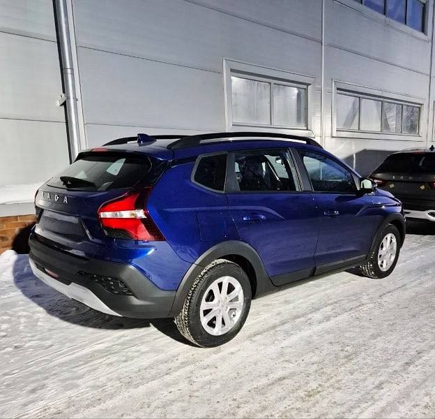 Первые фото редкой Lada Iskra SW в ярком цвете «Капитан» уже у дилеров