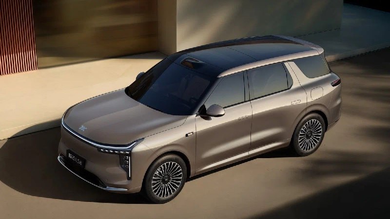 Новинка от китайских автопроизводителей: крупногабаритный кроссовер IM LS8 Новинка от китайских автопроизводителей: крупногабаритный кроссовер IM LS8