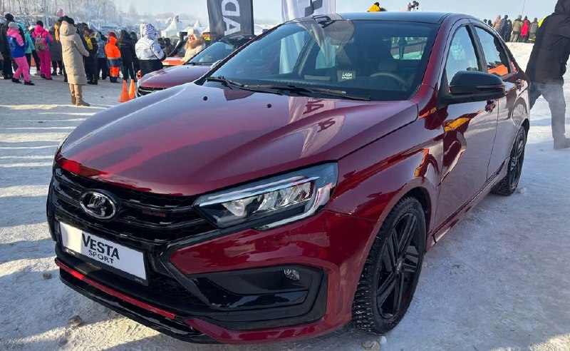 Обновлённая Lada Vesta Sport представлена на Гонке Чемпионов Обновлённая Lada Vesta Sport представлена на Гонке Чемпионов