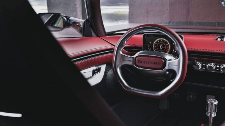 Новая ограниченная серия спорткаров Bertone Runabout с мощным двигателем и лёгким кузовом