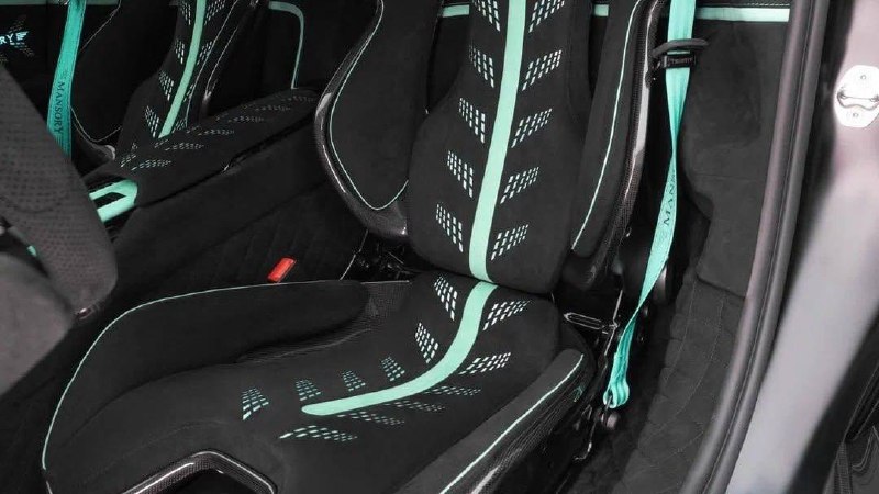 Модифицированный Ferrari 12Cilindri от Mansory с уникальной окраской и увеличенной мощностью Модифицированный Ferrari 12Cilindri от Mansory с уникальной окраской и увеличенной мощностью